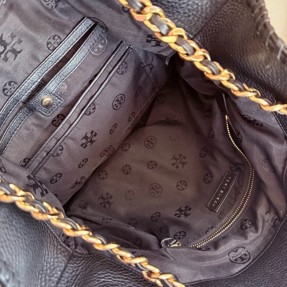 Tory Burch Marion East West in Black Pebbled Leather Bag